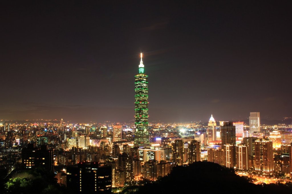 Taipei về hẳn trời tối
