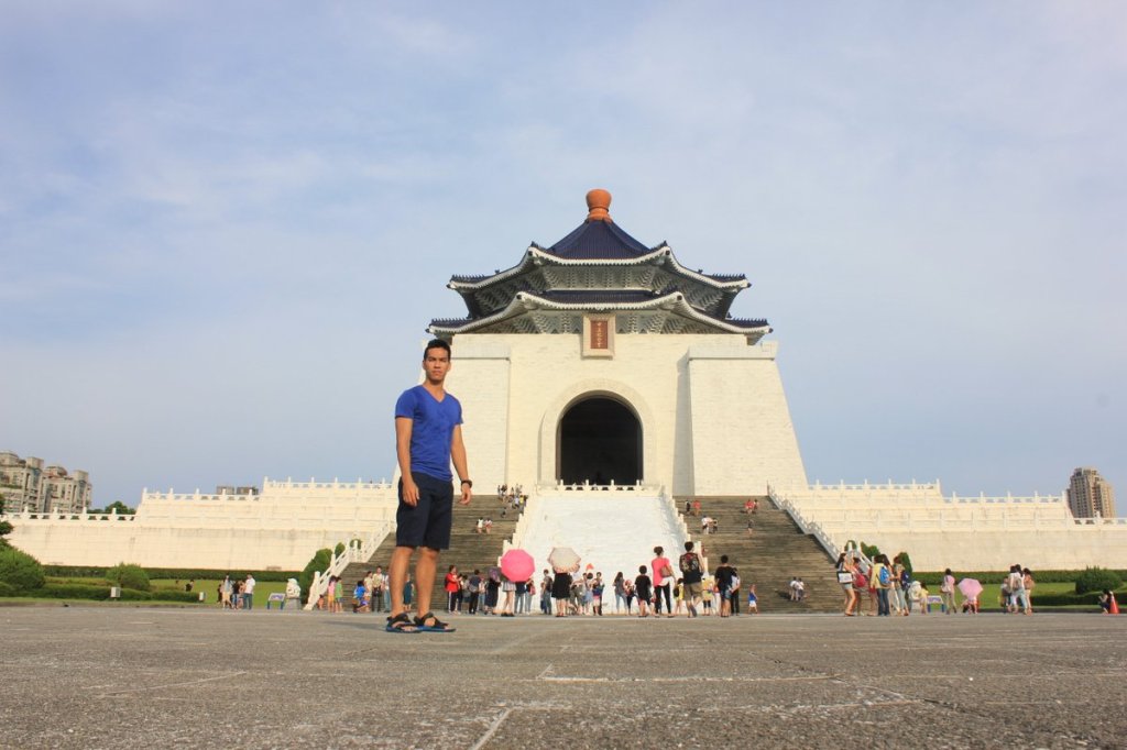 Đài tưởng niệm